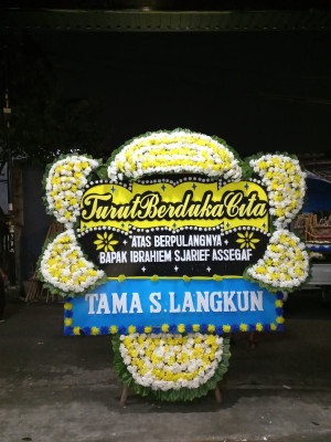 Papan Bunga Duka di Pujon